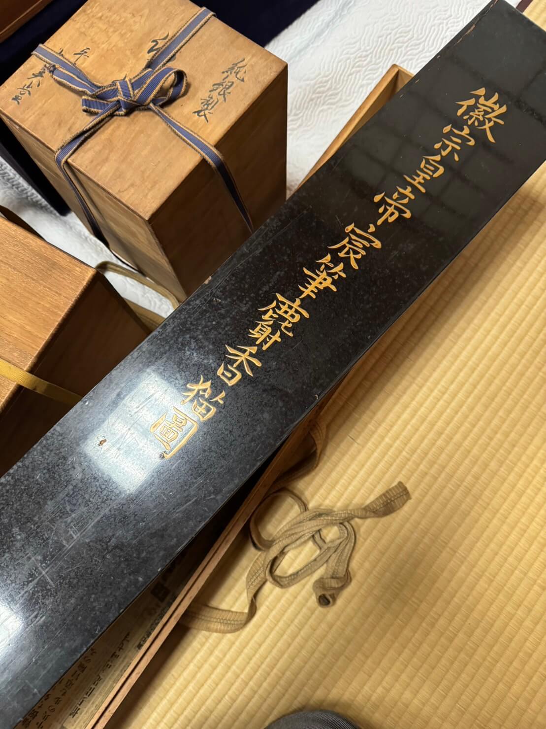 骨董品買取で出張査定を依頼する際に知っておきたい業者選びのポイント