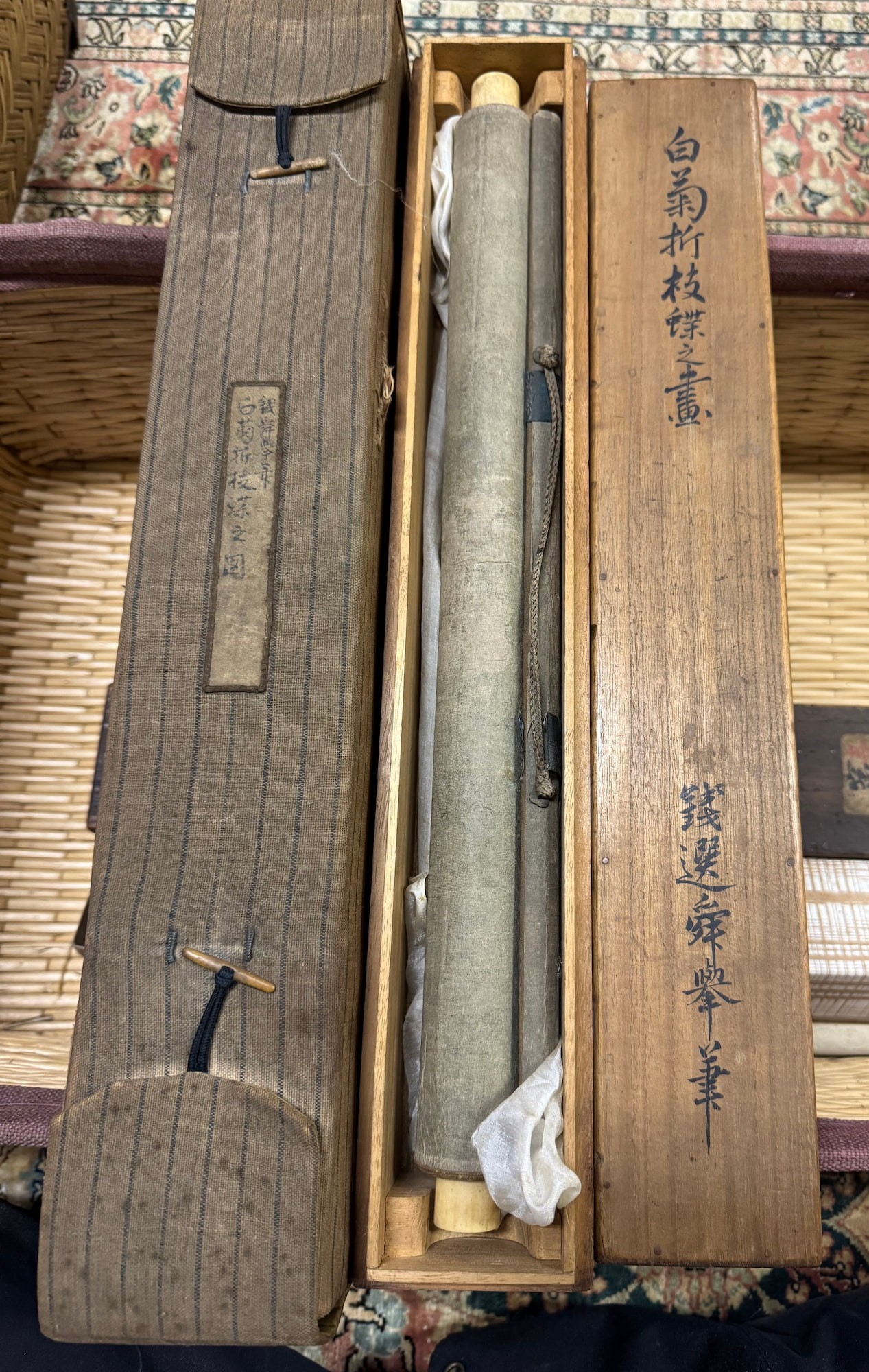 掛け軸の買取価格はどう決まる？ 査定のポイントをプロが解説 | 骨董品