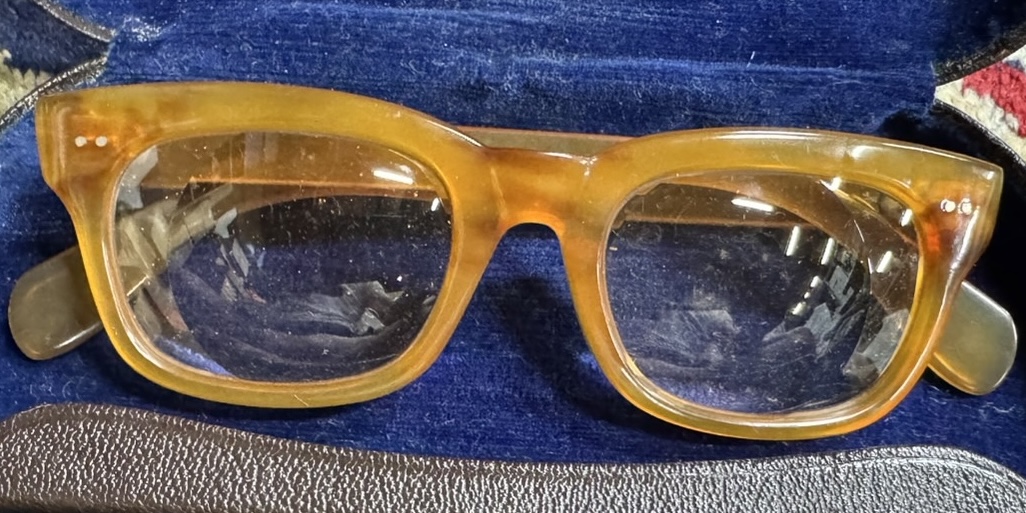 鼈甲(べっこう)眼鏡