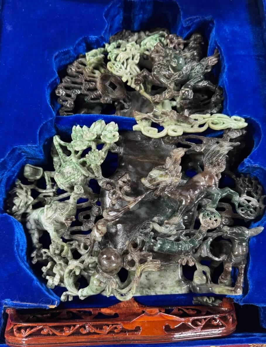 玉彫刻