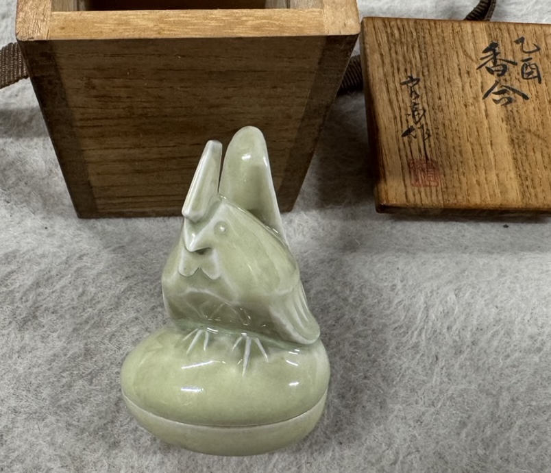 酉(とり)の香合