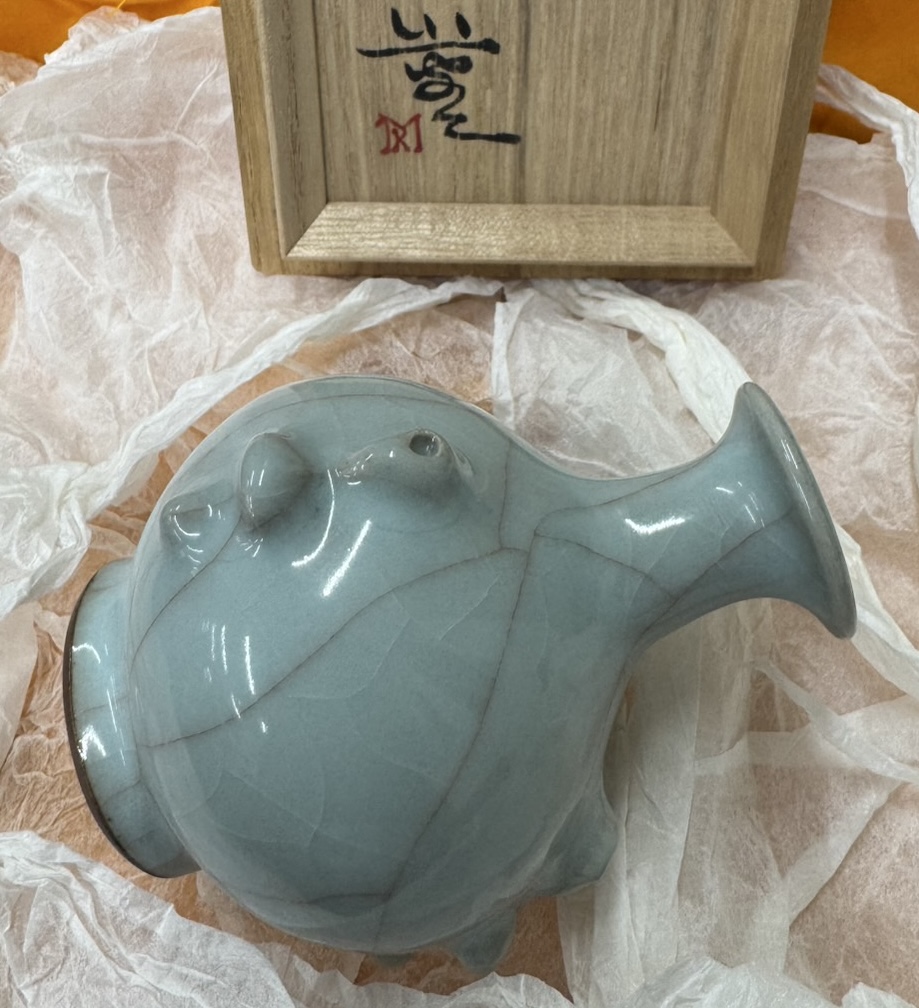 三浦小平二(みうら こへいじ)の青磁花瓶