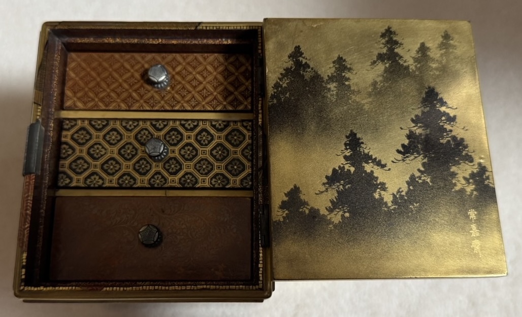 山田常嘉(やまだじょうか)による蒔絵香合