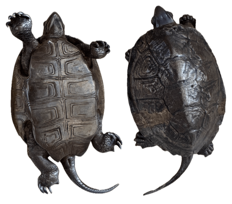 銀製の亀の置物