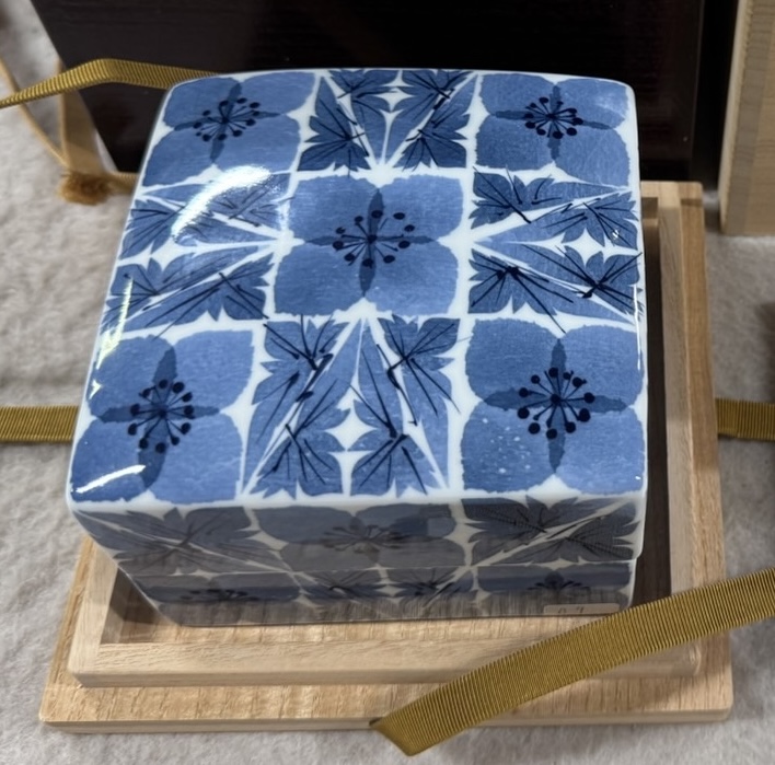 小山路窯 江口勝美による和紙染 刳抜陶筥 (くりぬき とうばこ)