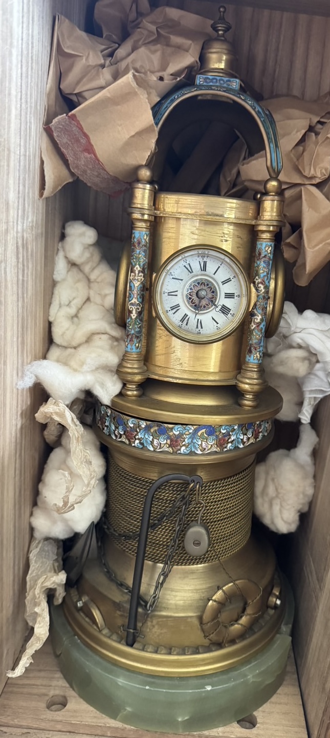アンティーク灯台型置時計