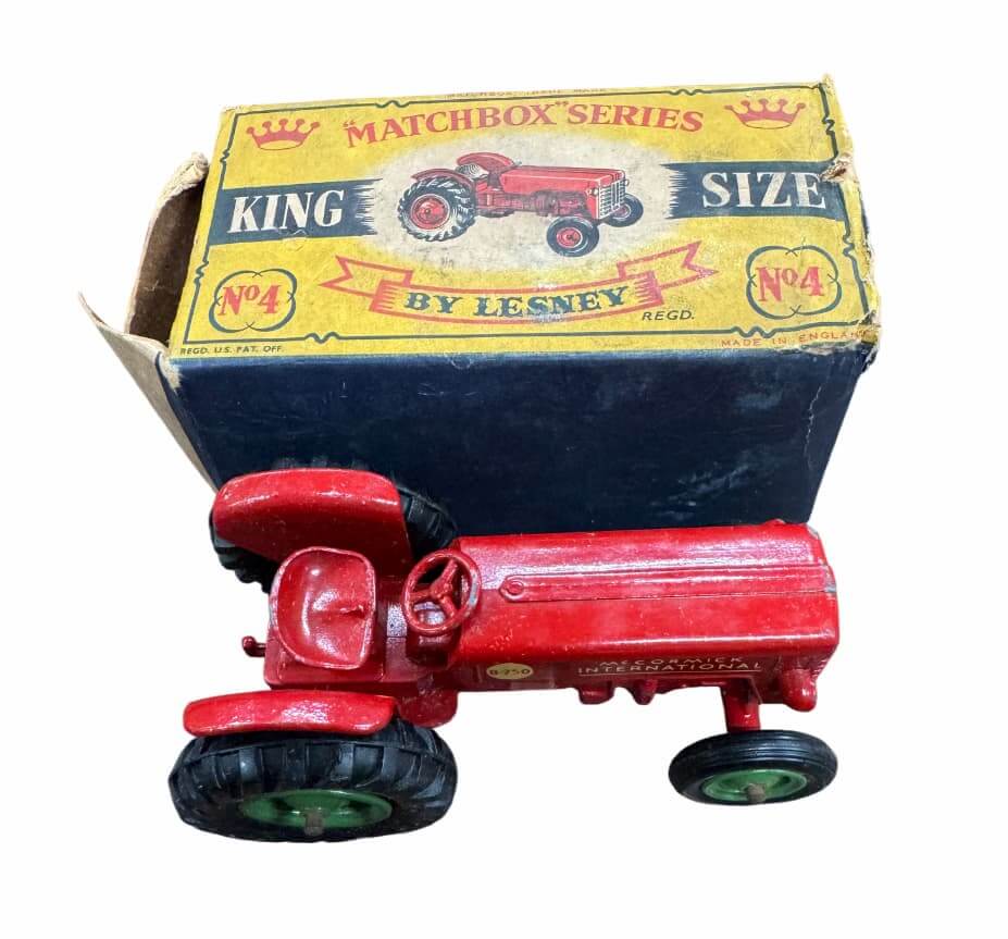 レズニー社(LESNEY) MATCHBOX(マッチボックス)キングサイズ K-4トラクターのミニカー