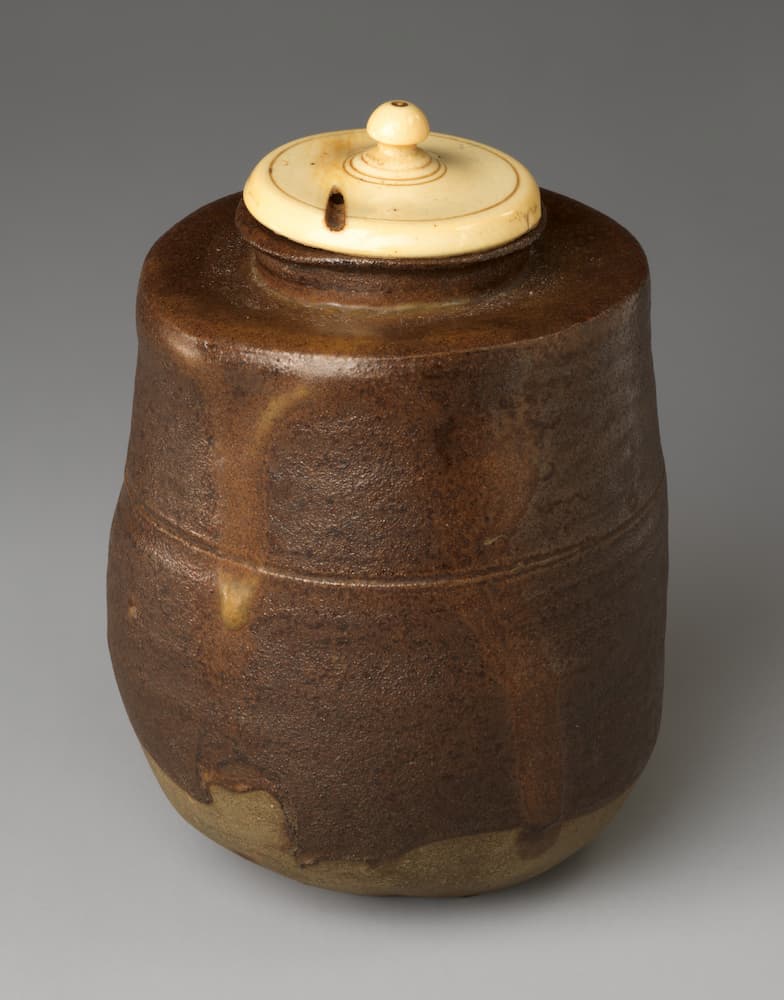 茄子茶入(なすちゃいれ)