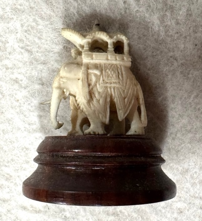 象彫刻 ホーダー