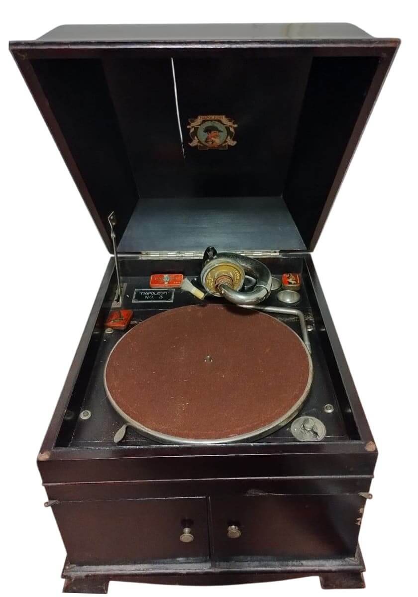 卓上蓄音機「ナポレオン(NAPOLEON) No.3」