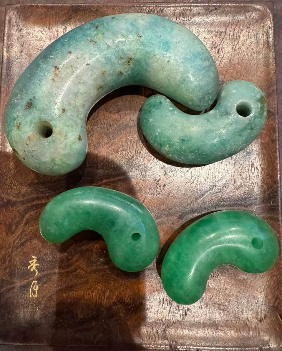 翡翠勾玉(まがたま)コレクション