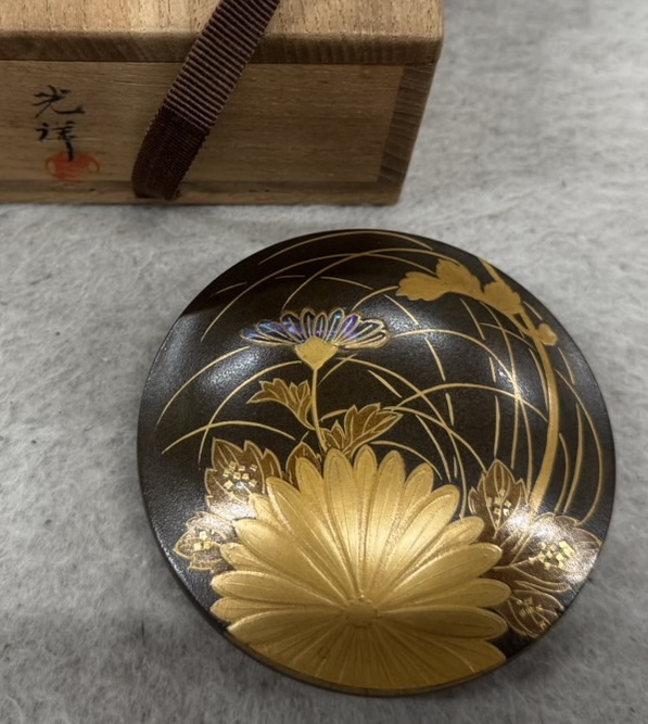 舘野光洋による蒔絵香合