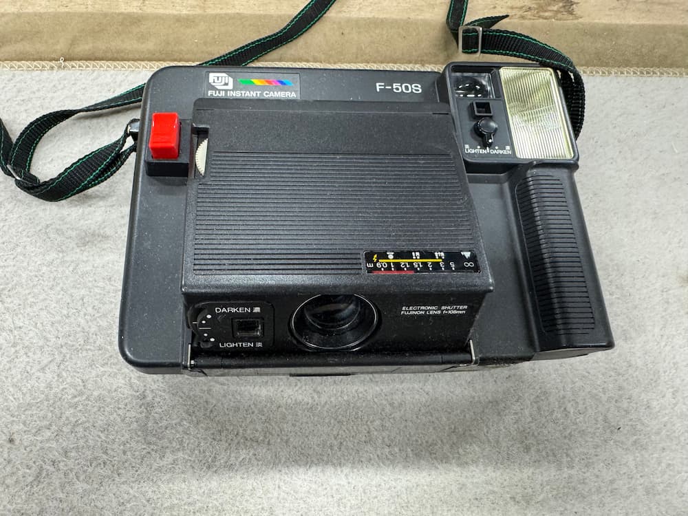 富士フイルム 「FUJI INSTANT CAMERA(フジインスタントカメラ) F-50S」
