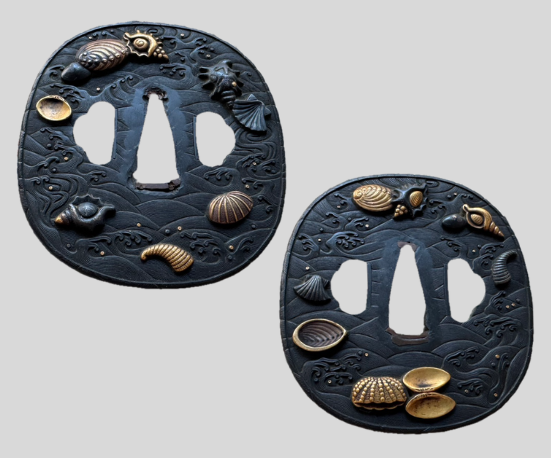 刀装具 鍔（つば）「波に貝図」