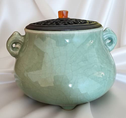 青磁（せいじ）