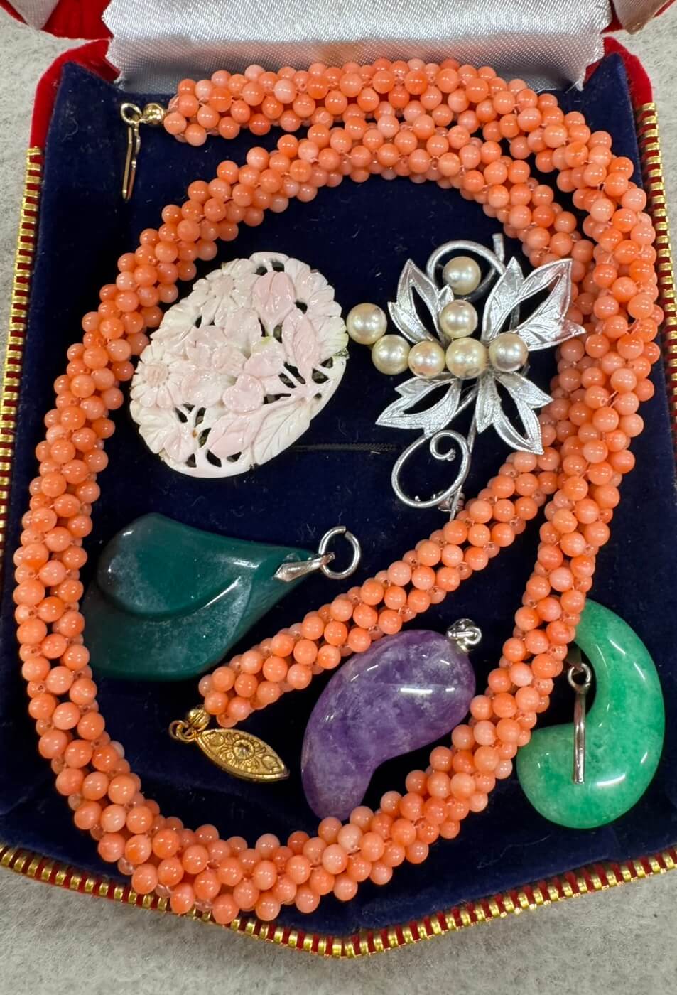 天然石アクセサリー（桃色珊瑚、翡翠、真珠）