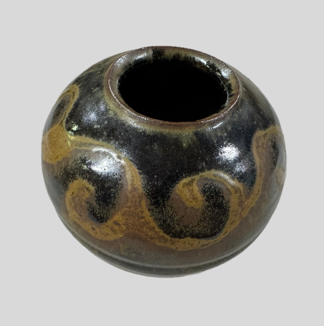 田村耕一 による壷
