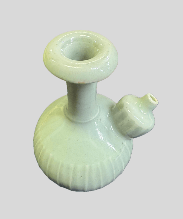 青磁水注（ケンディ）