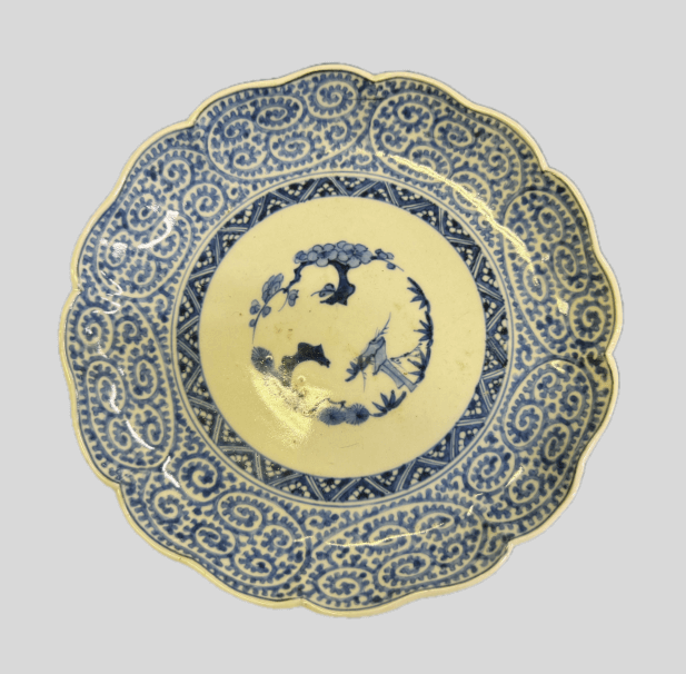 初期伊万里 染付皿 唐草桜文