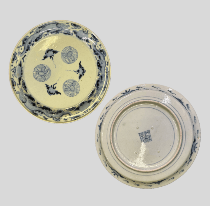 伊万里焼 染付皿 宝尽龍文