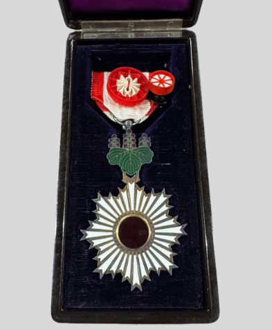 勲四等旭日小綬章