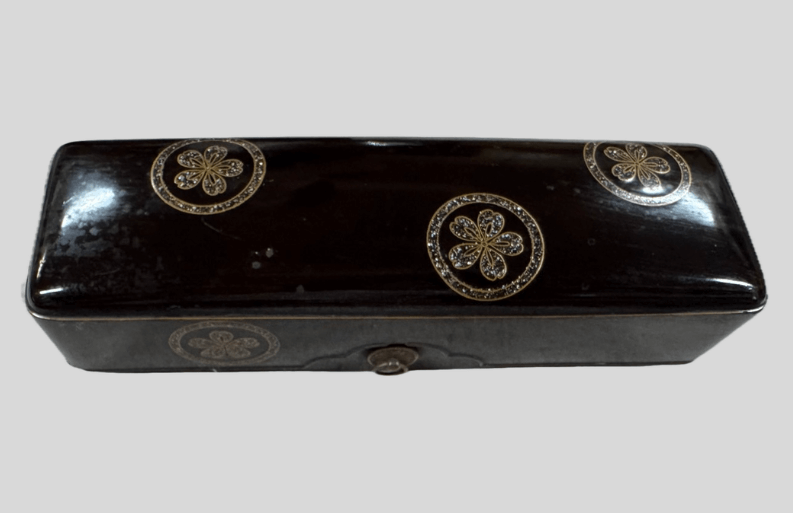 螺鈿（らでん）桜文文箱