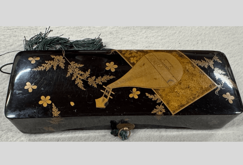 蒔絵琵琶図文箱