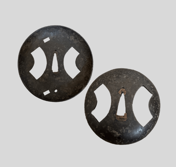 刀装具 鉄地鍔（つば）無銘