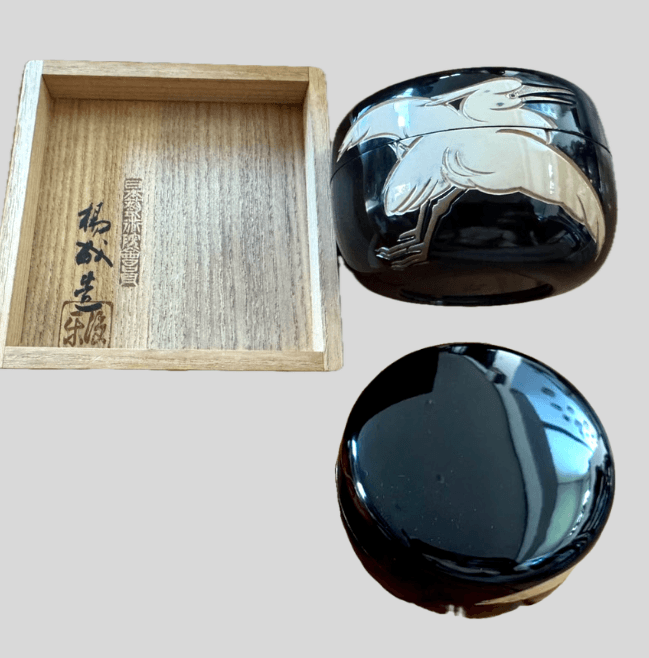 堆朱楊成（ついしゅ ようぜい）による白鷺 棗