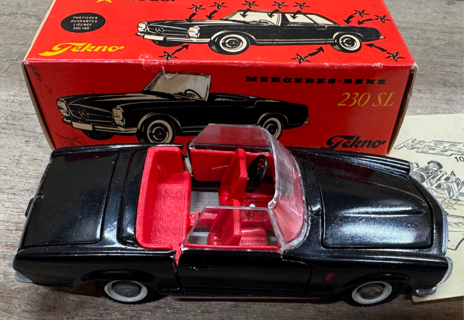 テクノ（Tekno）928 メルセデス・ベンツ 230 SL