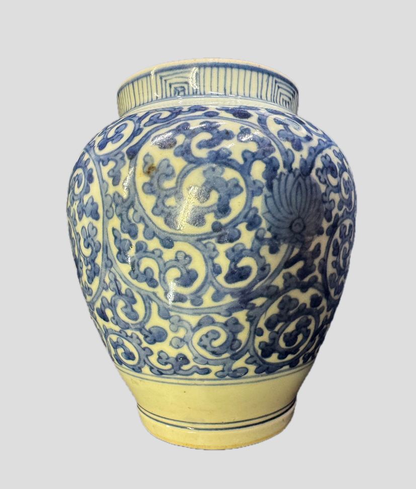 古伊万里 染付蛸唐草花文 壷 | 買取実績 | 骨董品買取専門の古美術永澤