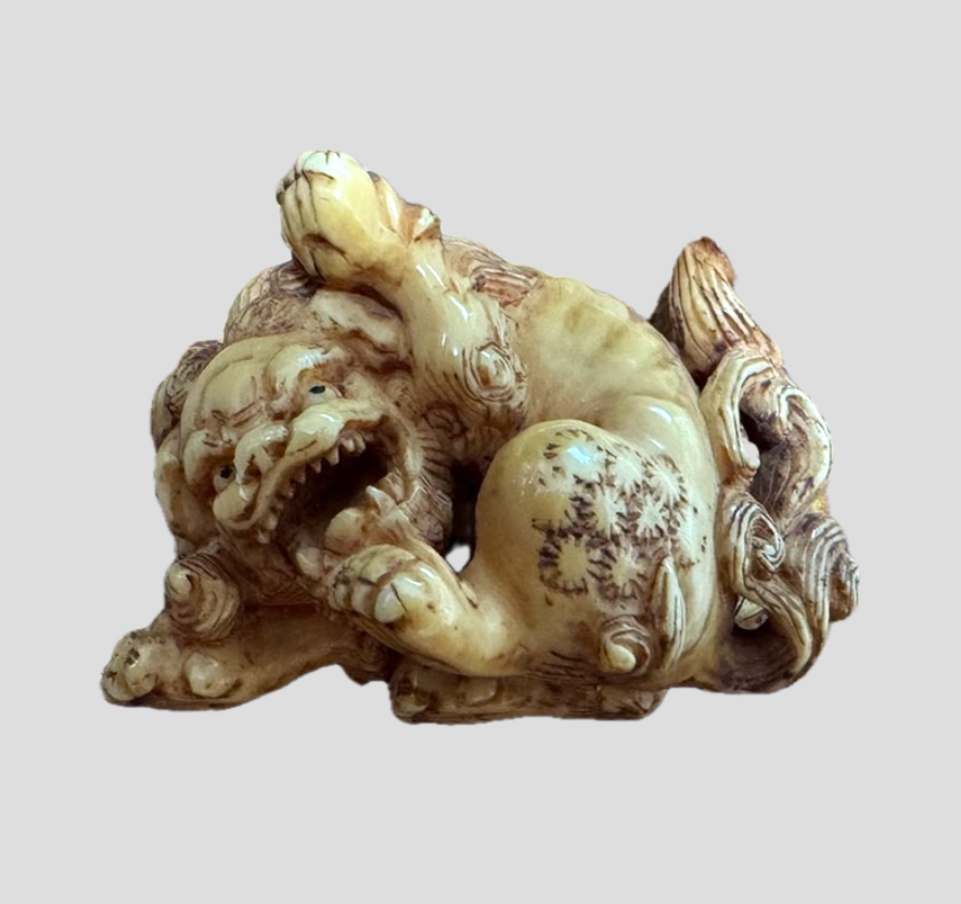 象牙咆哮獅子根付