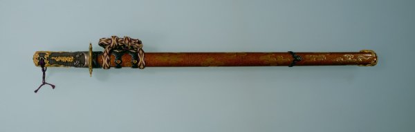 重要文化財「直刀 無銘（号 水龍剣） 附 梨地水龍瑞雲文宝剣」、1873年、東京国立博物館蔵。出典：ColBase（国立博物館所蔵品統合検索システム）・東京国立博物館（CC BY 4.0）