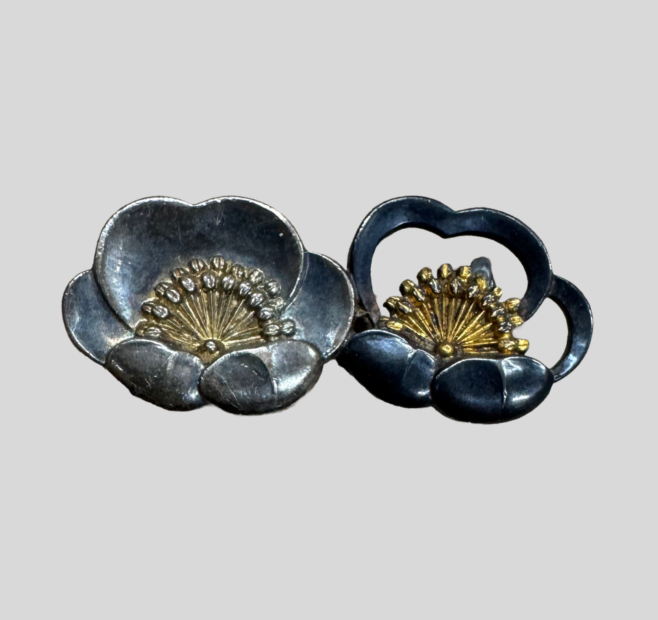 刀装具「梅花目貫」