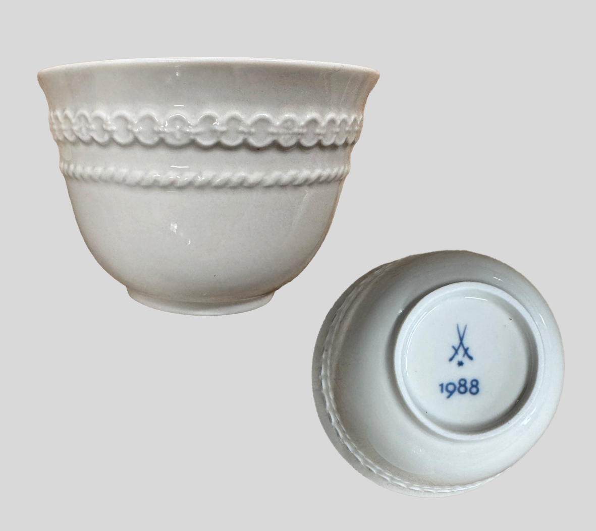 マイセン（MEISSEN）白磁レリーフカップ