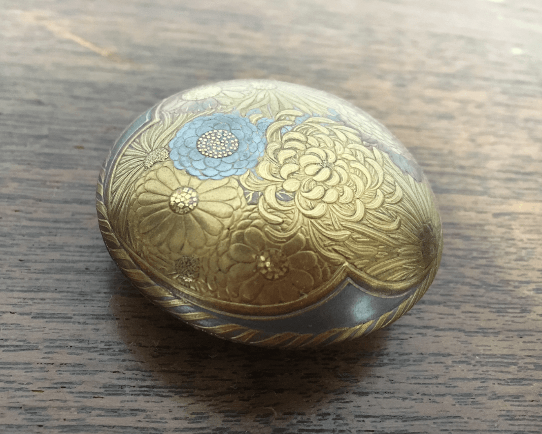 蒔絵菊尽香合