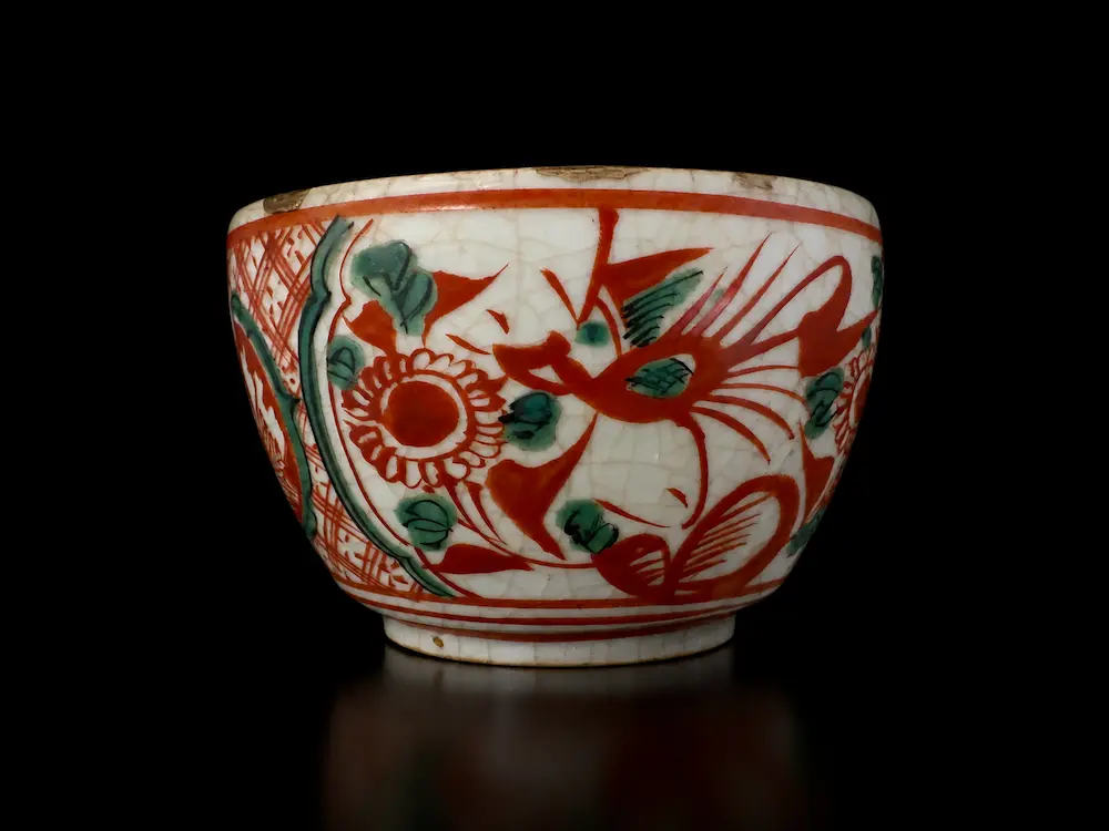 中国美術 呉須赤絵 碗 古美術 DT459 海を渡った緋の記憶 —呉須赤絵茶碗の風景— | 骨董品買取専門の古美術永澤