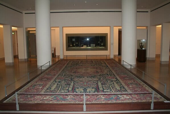 ペルシャ絨毯　ルーブル美術館